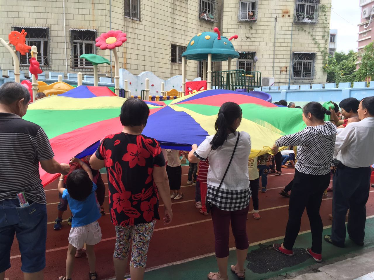 惠州市惠城区红苹果幼儿园欢乐时光_欢乐时光